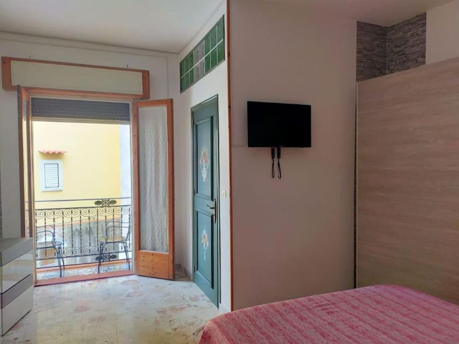 Casa Vacanza "Il Cortiletto" Шакка Экстерьер фото