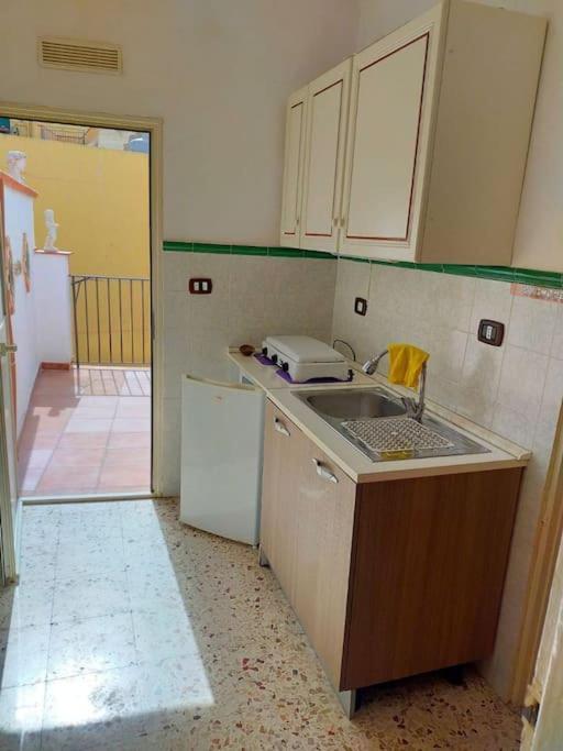 Casa Vacanza "Il Cortiletto" Шакка Экстерьер фото