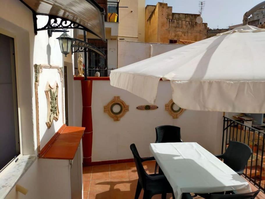 Casa Vacanza "Il Cortiletto" Шакка Экстерьер фото